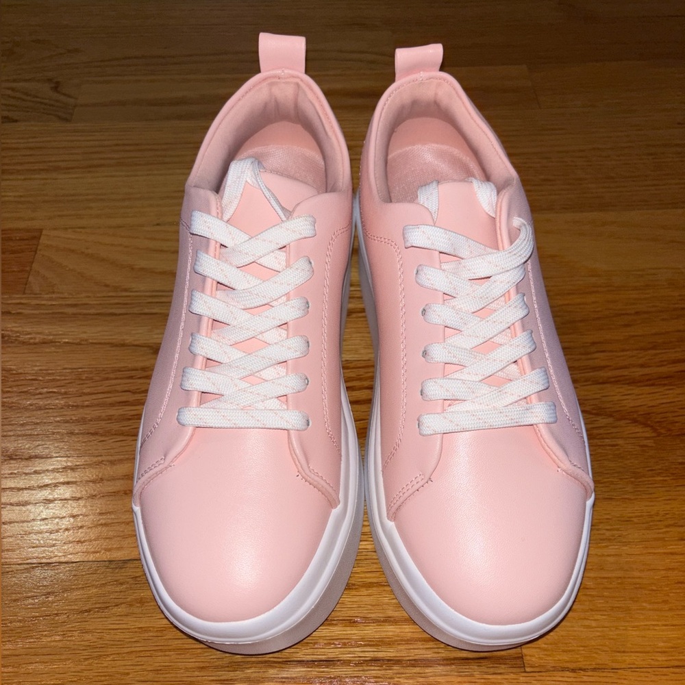 NEW Berness Platform Sneaker